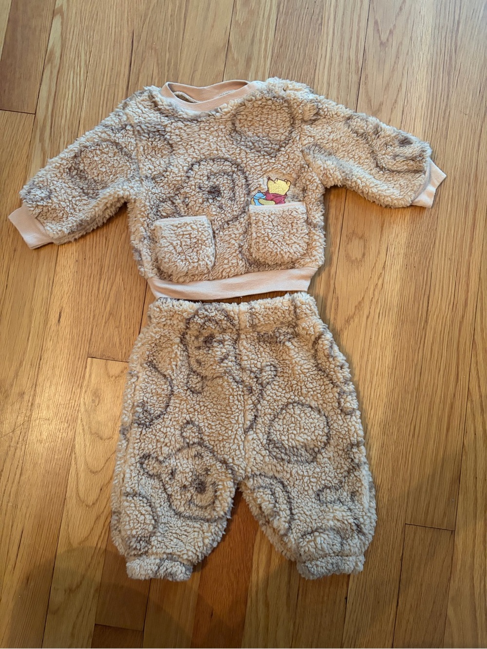 Disney Baby | Winnie the Pooh Fuzzy Sherpa 2-Piece Set | Size: 0-3M